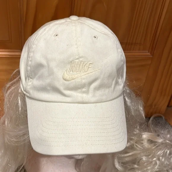 Nike Adjustable Hat - Picture 2 of 5